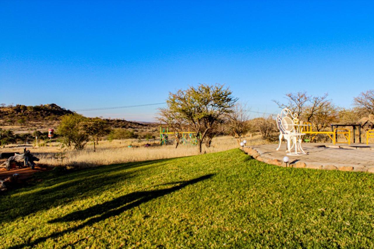 Ann'S Lodge & Camping Kamanjab Dış mekan fotoğraf
