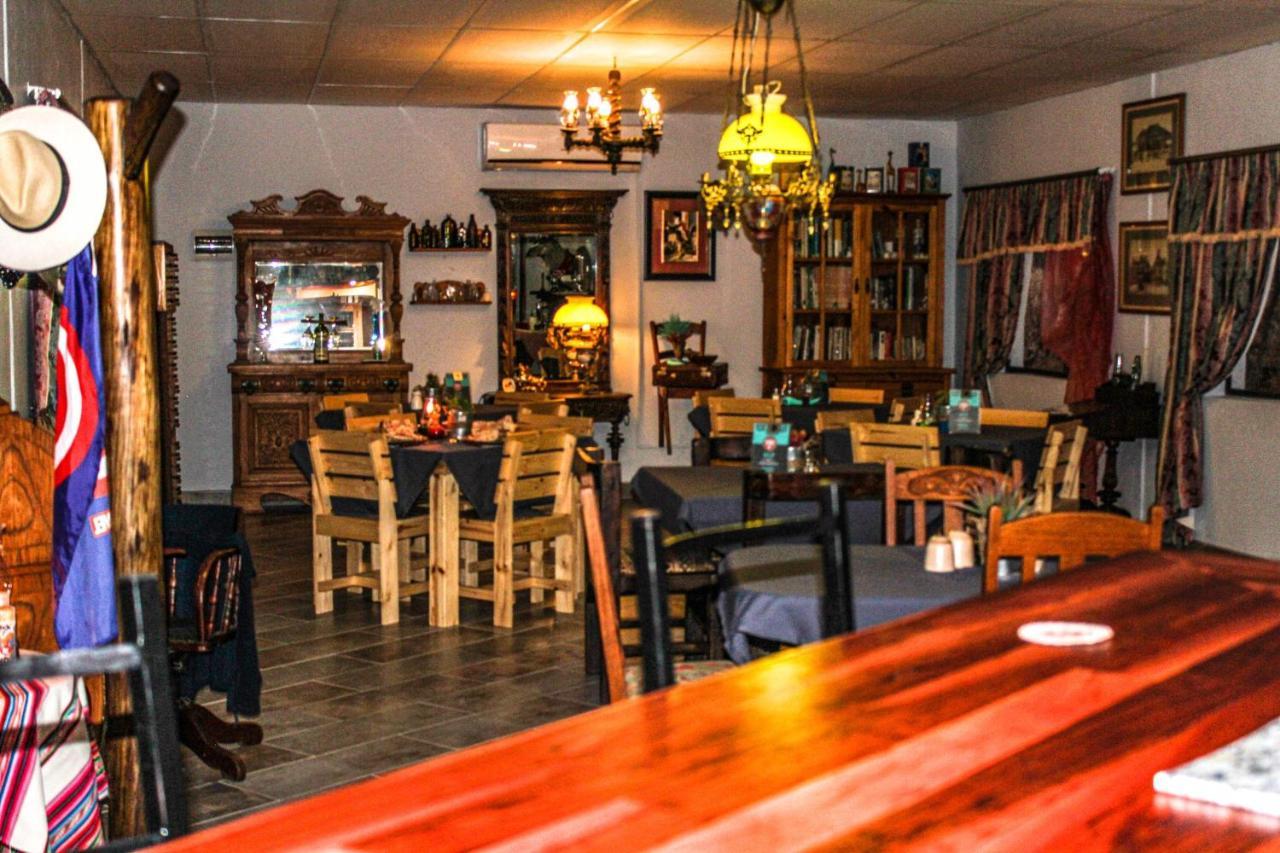 Ann'S Lodge & Camping Kamanjab Dış mekan fotoğraf