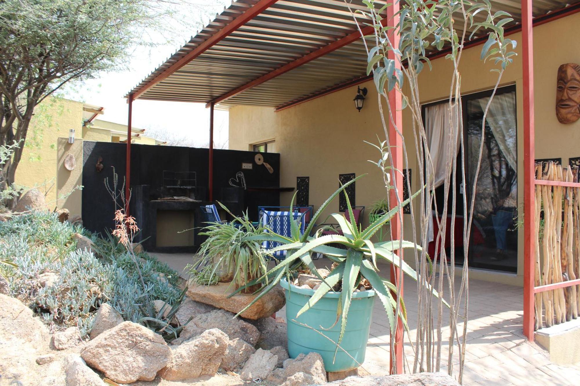 Ann'S Lodge & Camping Kamanjab Dış mekan fotoğraf